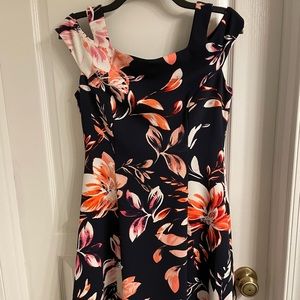 Vince Camuto dress size 4